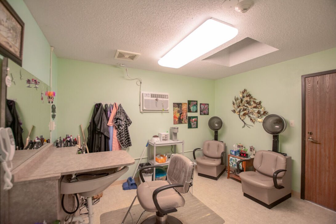 Onsite beauty salon with dryer chairs